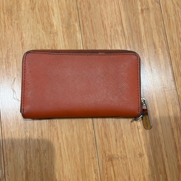 Michael Kors Red Medium Large Zip Wallet - Picture 2 of 9